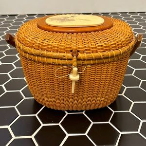 Vintage Nantucket basket handbag
